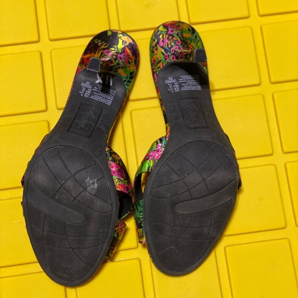 FIONI Floral Print Mules - Picture 4 of 4